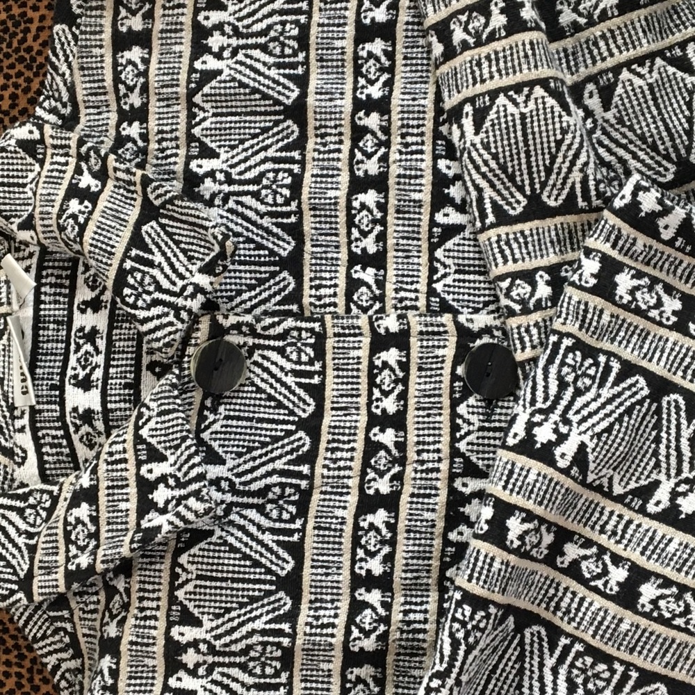 Fun ethnic print jacket! - Picture 6 of 8